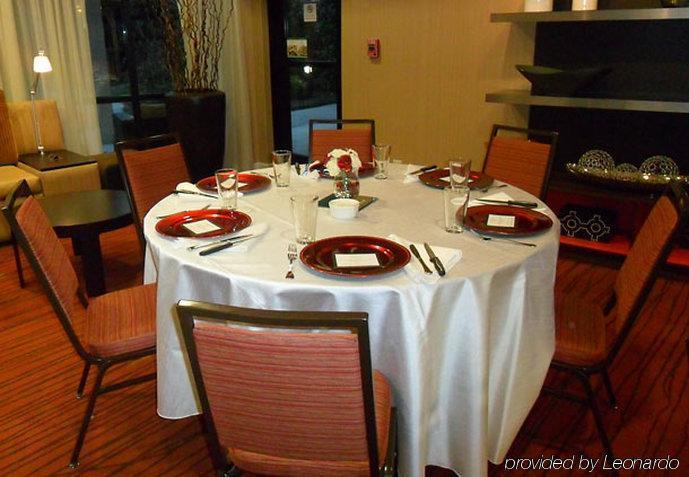 Courtyard Danville Restaurant photo